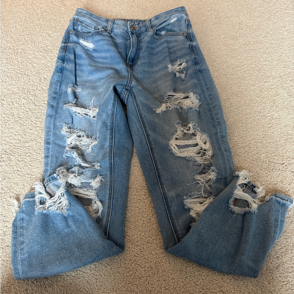 American eagle ripped jeans
